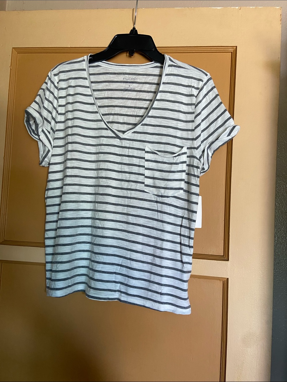 Pilcro White and gray striped V-Neck Tee size Small
